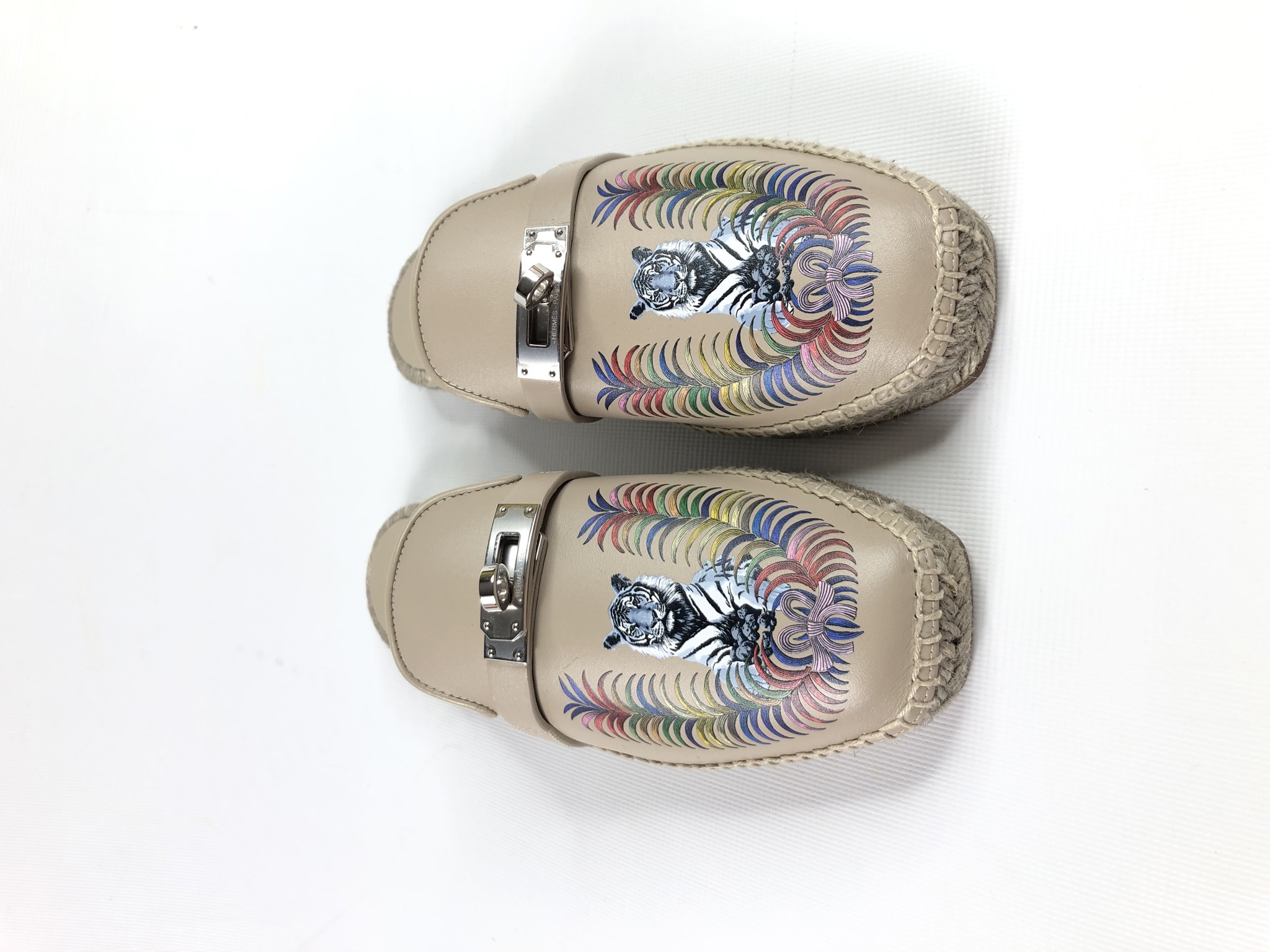 Feria Espadrille (эспадрильи), фурнитура из палладия с принтом «Королевский тигр» HERMES