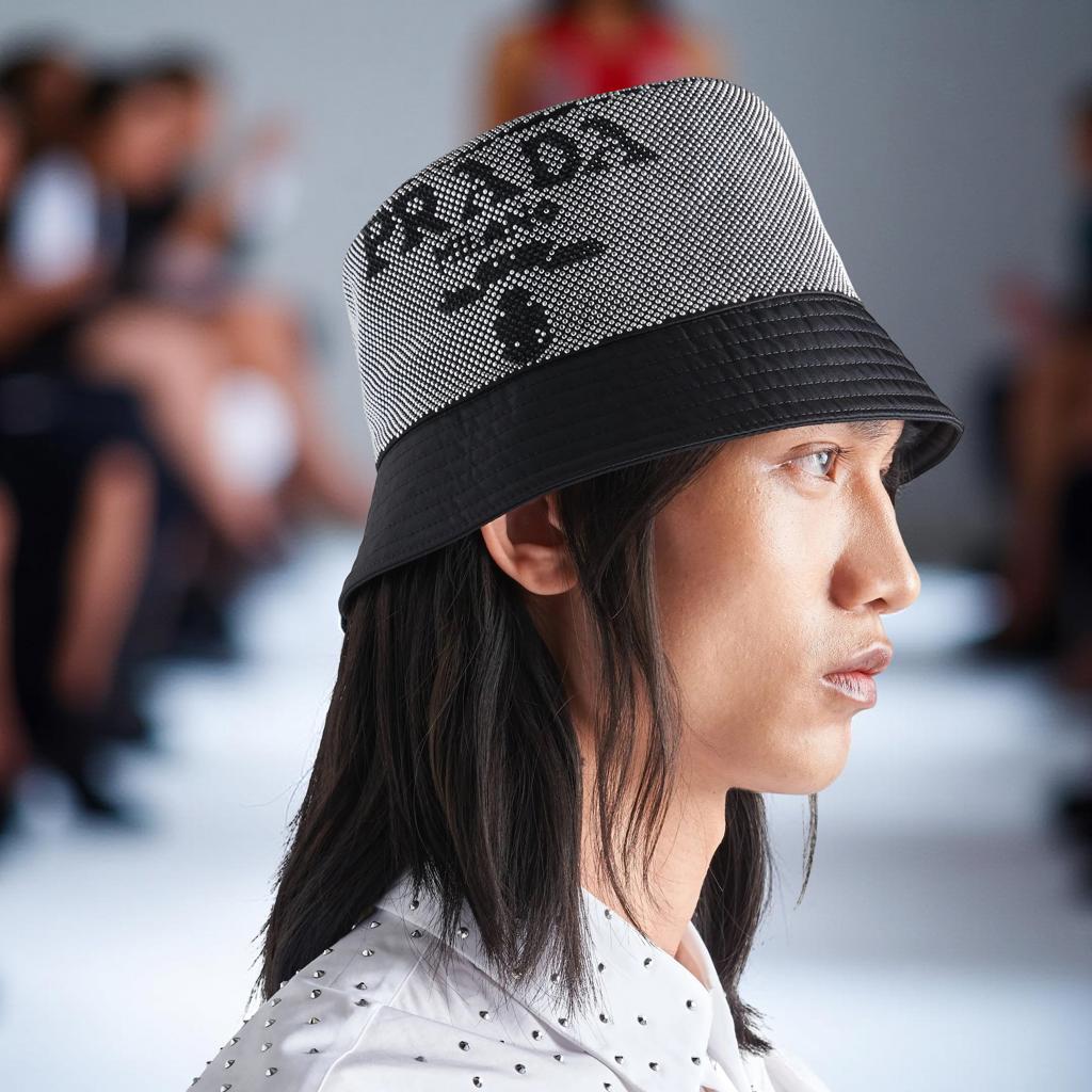 Шляпа Re‑Nylon Crystal‑Embellished Bucket Hat