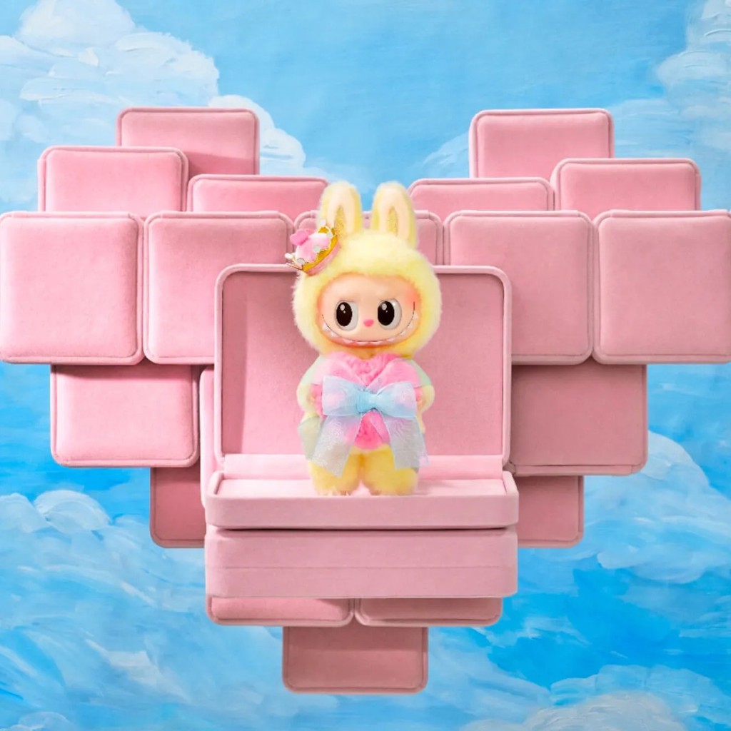 Фигурка Labubu Queen 