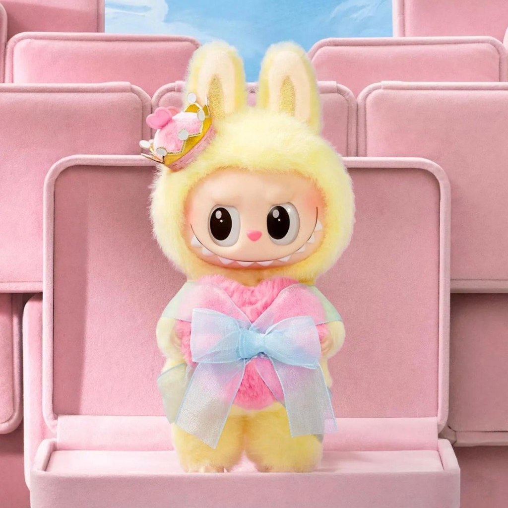 Фигурка Labubu Queen 