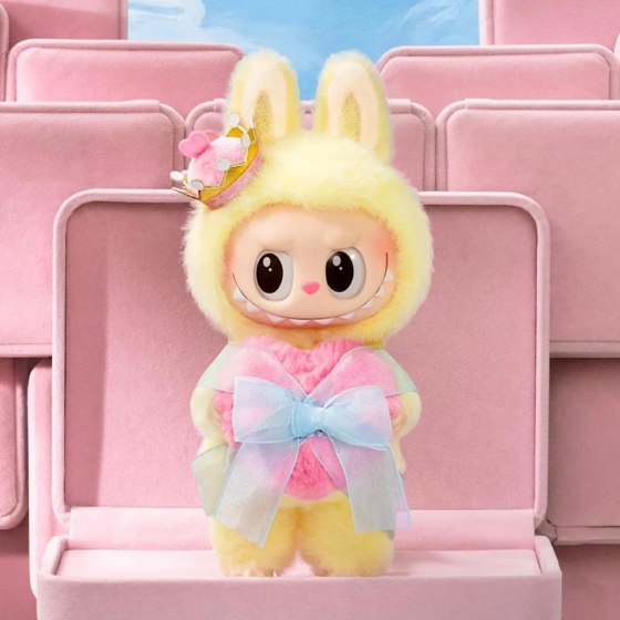 Фигурка Labubu Queen 