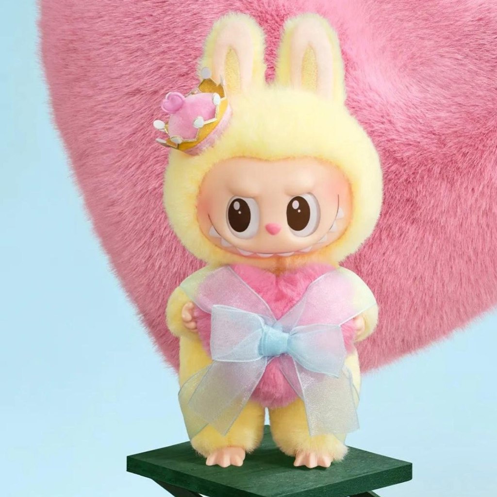 Фигурка Labubu Queen 