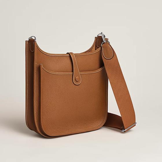 Сумка Evelyne III 29 из кожи Taurillon Clemence 