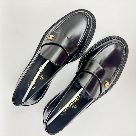 Лоферы из коллекции Cruise 2025/26 CHANEL