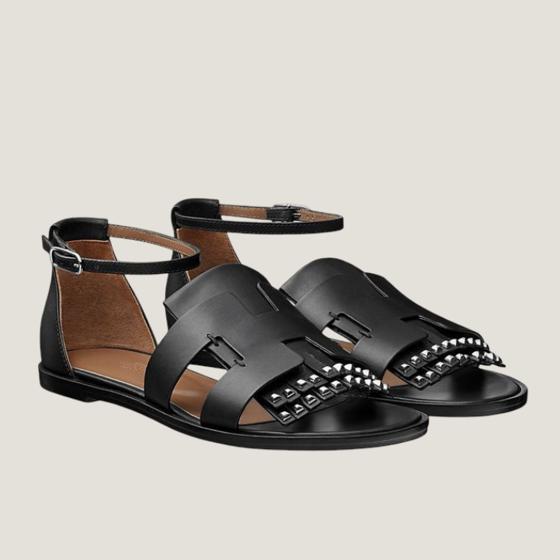 Cандалии Takara Santorini из чёрной кожи с заклёпками  HERMES
