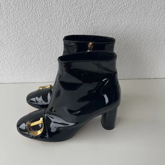 Ботильоны C est Dior Black из лакированной кожи