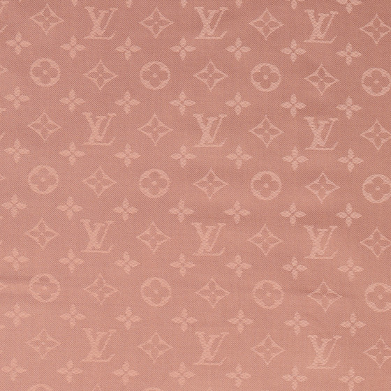 Розовая шаль Monogram Classic