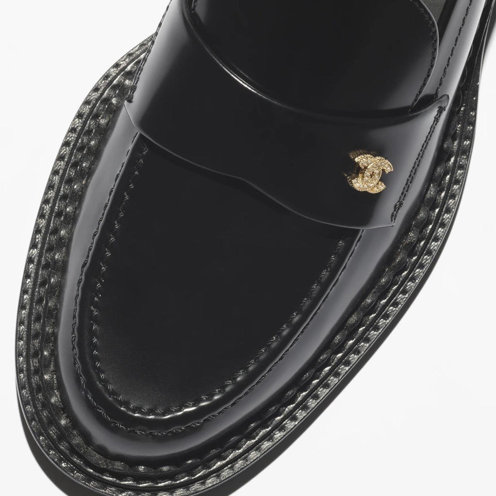 Лоферы из коллекции Cruise 2025/26