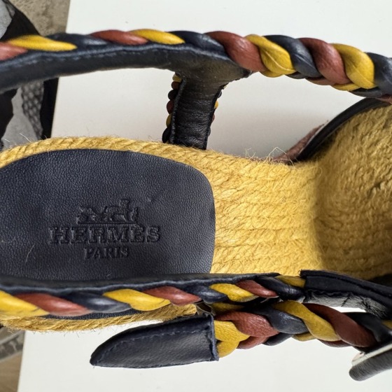 Плетеные босоножки-эспадрильи на танкетке