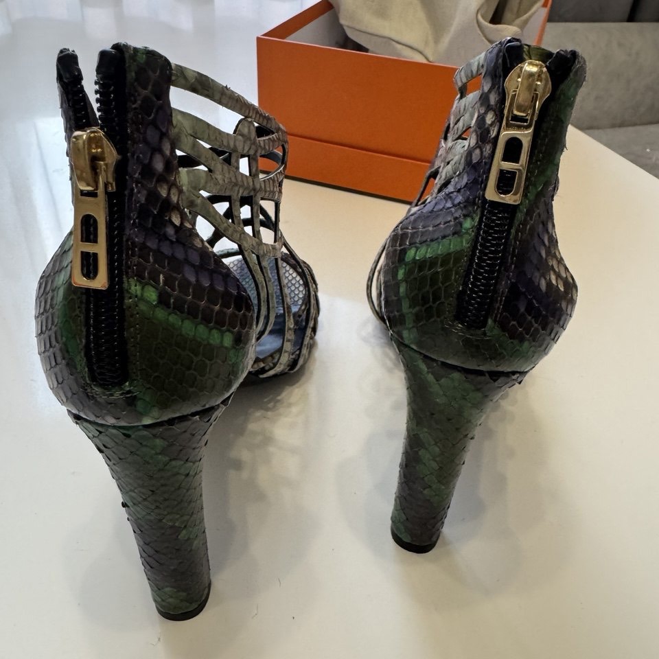 Босоножки Cage из лимитированной коллекции из кожи питона