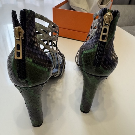 Босоножки Cage из лимитированной коллекции из кожи питона