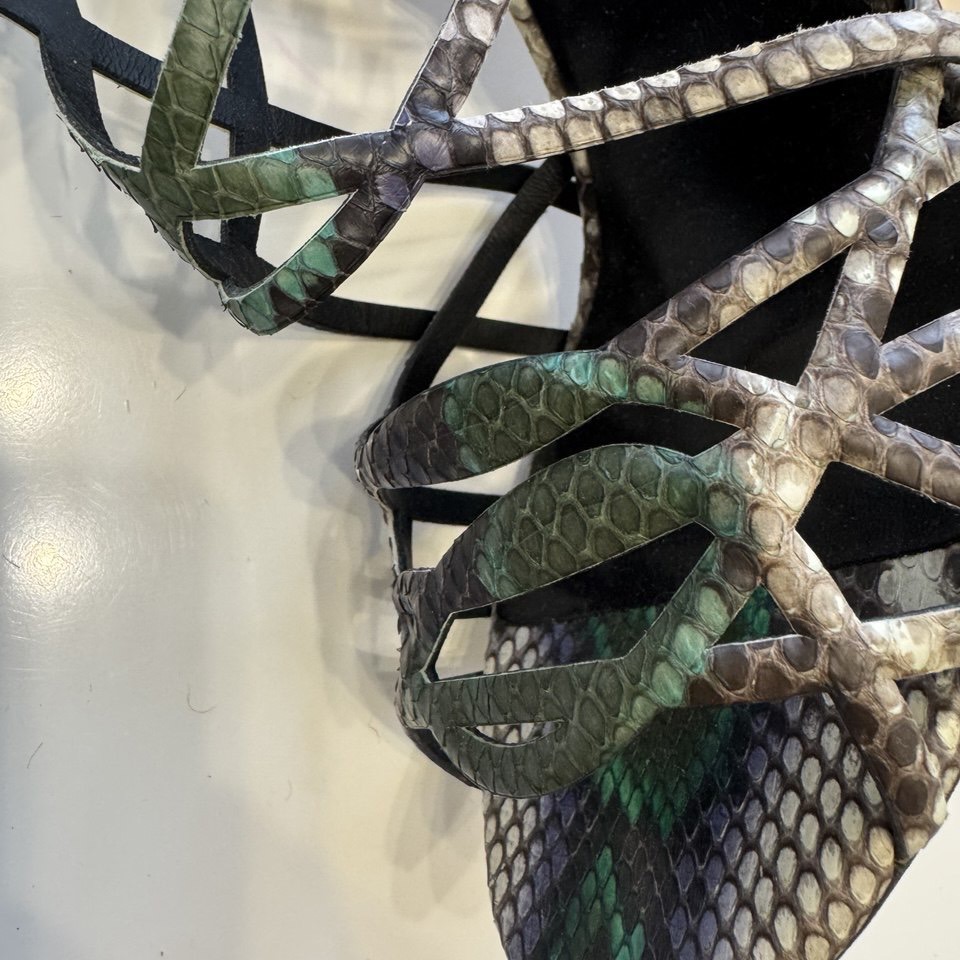 Босоножки Cage из лимитированной коллекции из кожи питона