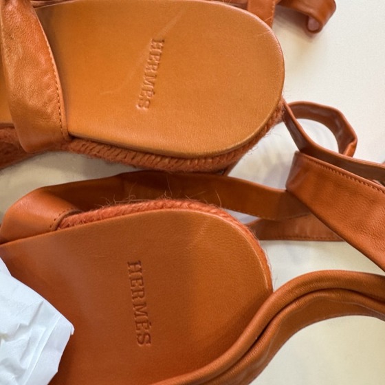 Кожаные босоножки на танкетке (эспадрильи) Quivala 85