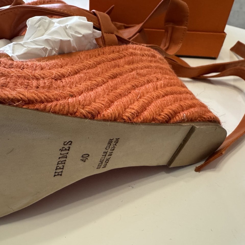 Кожаные босоножки на танкетке (эспадрильи) Quivala 85